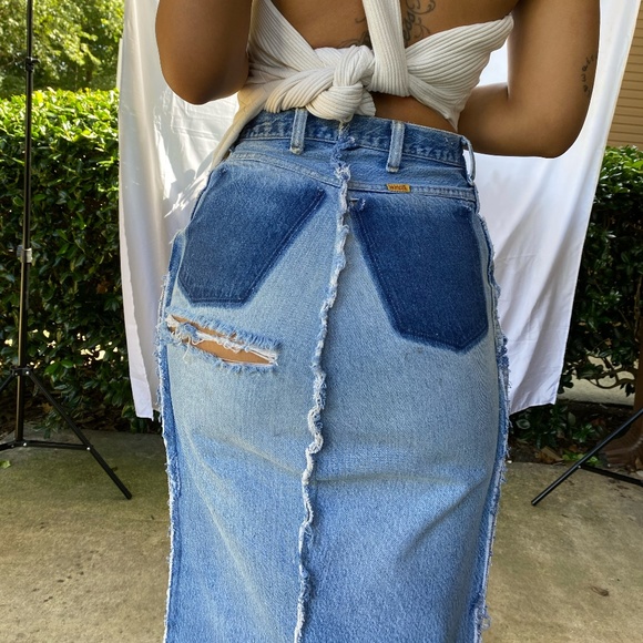 HIGH WAIST SPLIT THIGH REIMAGINED RAW EDGE CUSTOM DENIM SKIRT - Picture 3 of 3